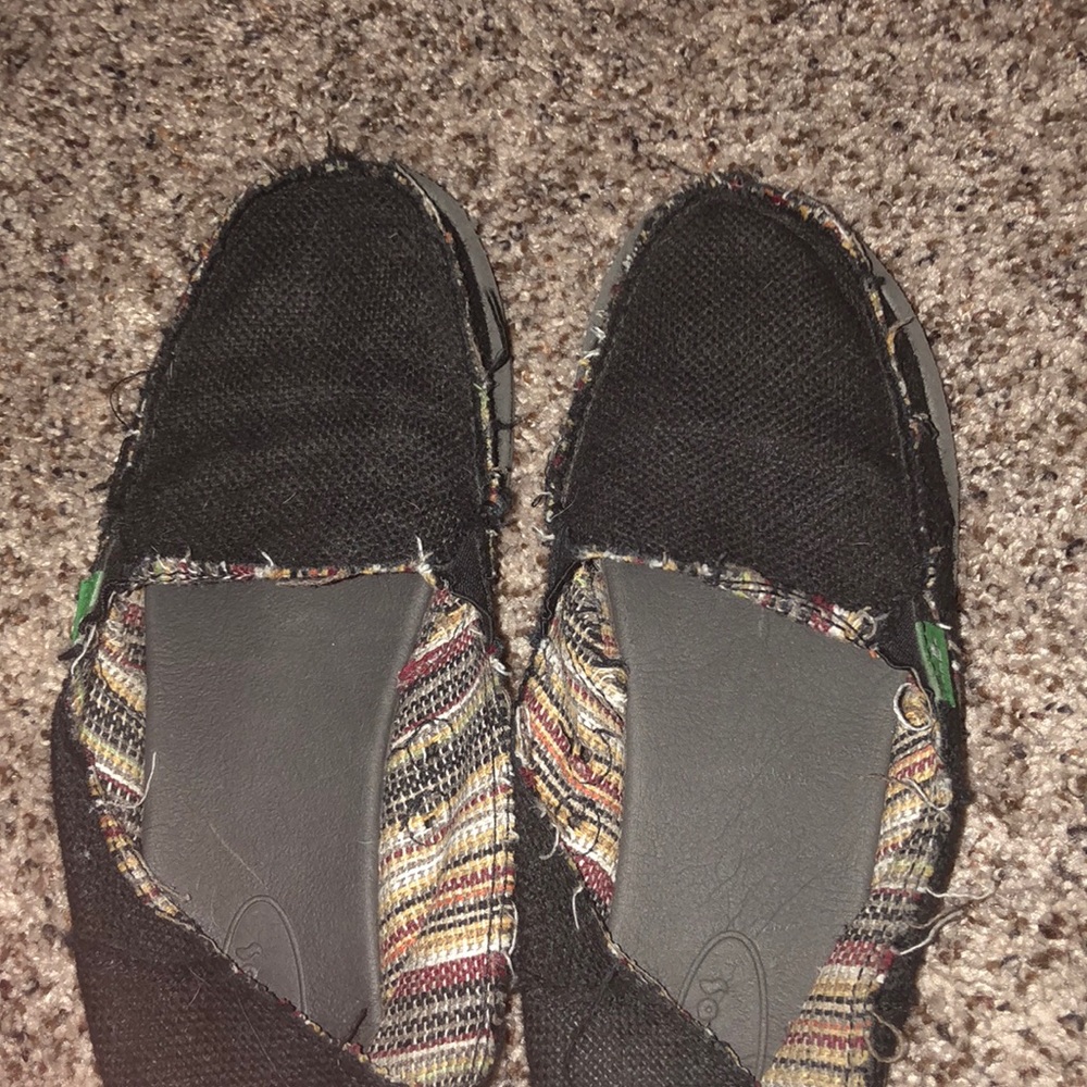Women’s size 7, fairly worn Sanuks